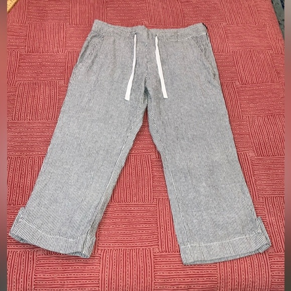 Linen / cotton Gray white sailor strip Capris with drawstring waist & Cuffed Hem - Picture 1 of 16